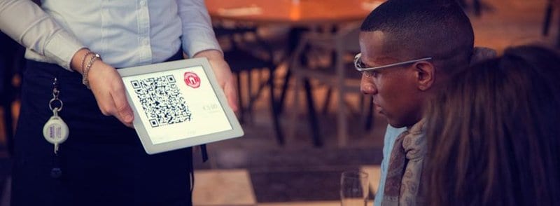 Nod Your Head, Pay in Bitcoin with EAZE 1 고개를 끄덕이고 EAZE로 비트코인으로 결제하세요. 2
