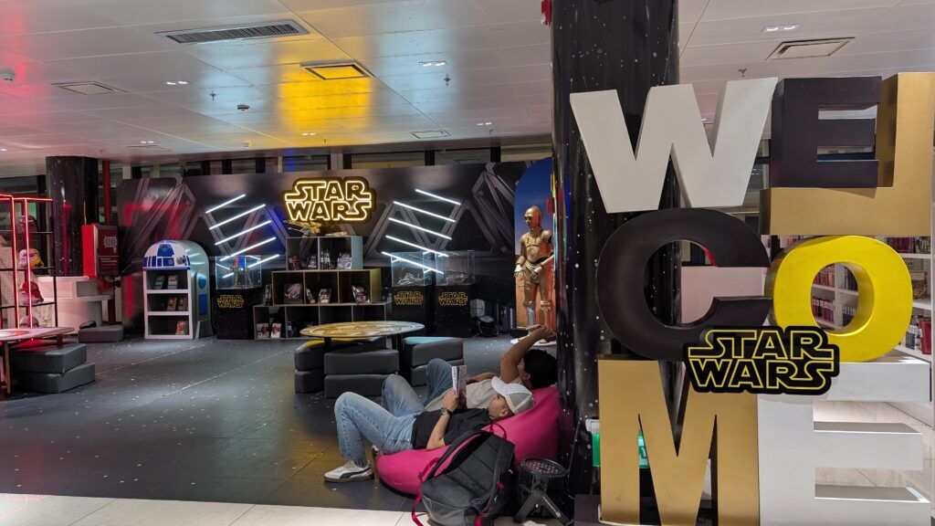 Bukele’s Futuristic BINAES Library Blends Books, Bitcoin, and Family Play in Revitalized Capital 6
